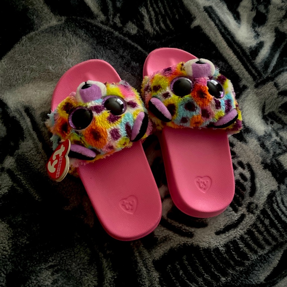 TY fashion Sandals
